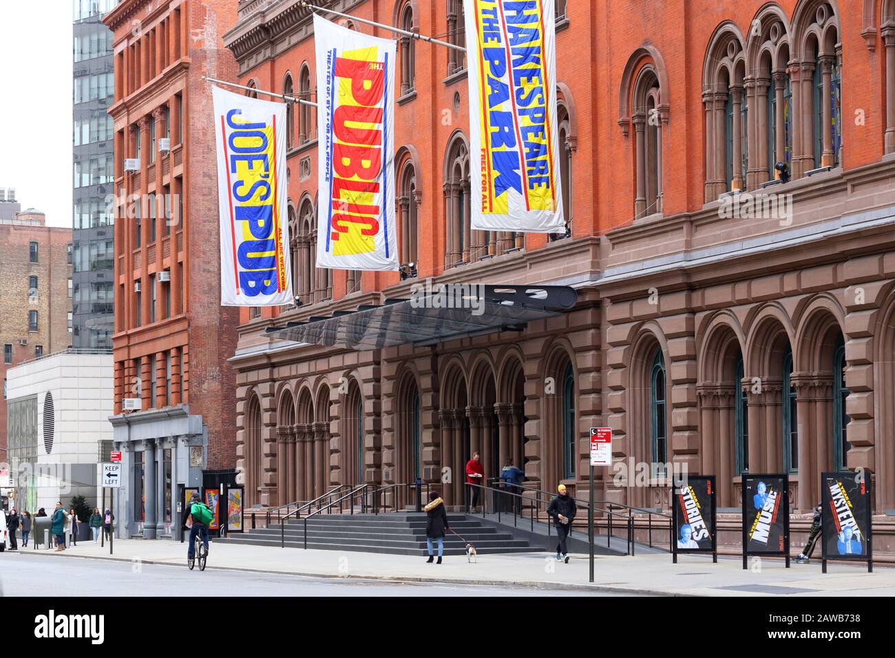 Théâtre public, 435 Lafayette Street, New York, NY. Extérieur d'un théâtre hors-broadway dans le quartier East Village de Manhattan. Banque D'Images