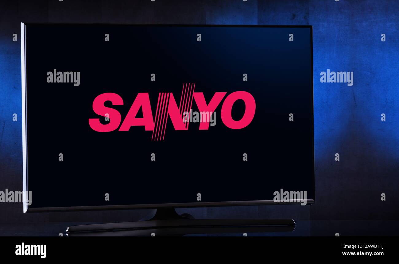 Poznan, POL - FÉV 04, 2020: Téléviseur à écran plat affichant le logo de Sanyo, est une société japonaise de l'électronique Banque D'Images