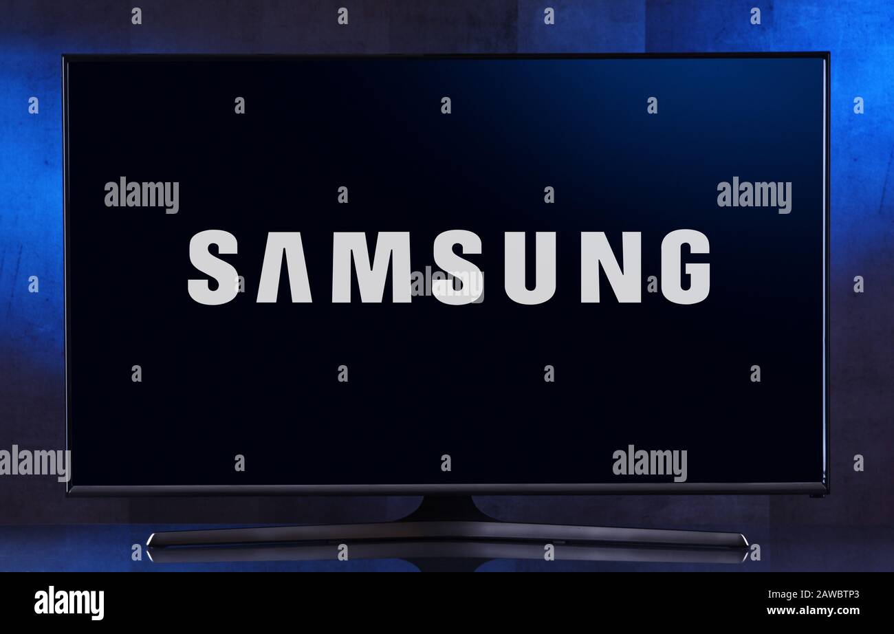 Poznan, POL - 04 FÉVRIER 2020: Téléviseur à écran plat affichant le logo de Samsung, un conglomérat multinational sud-coréen dont le siège social est situé à Samsung Town, Se Banque D'Images