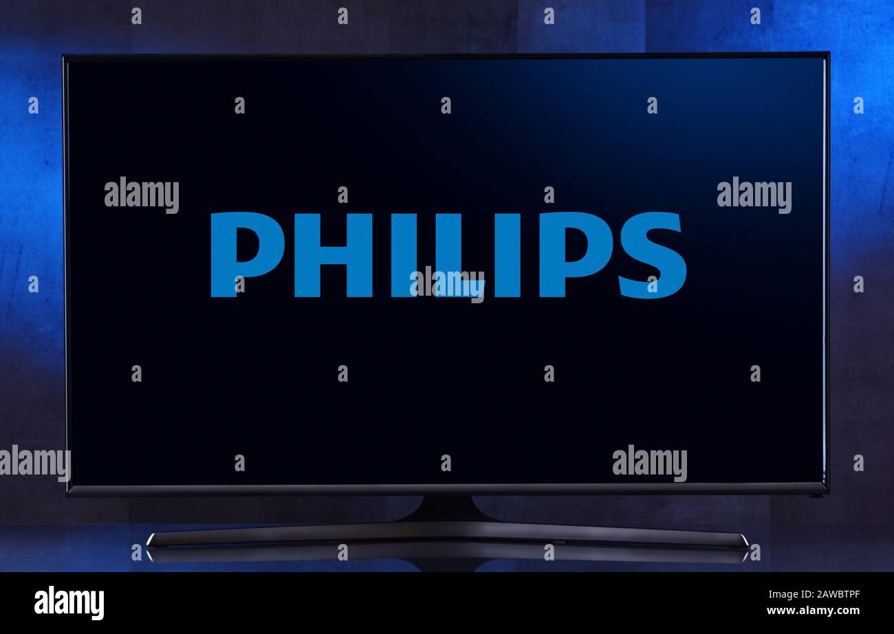 Poznan, POL - 04 FÉVRIER 2020: Téléviseur à écran plat affichant le logo de Philips, une société multinationale néerlandaise de conglomérat dont le siège social est situé à Amsterdam Banque D'Images