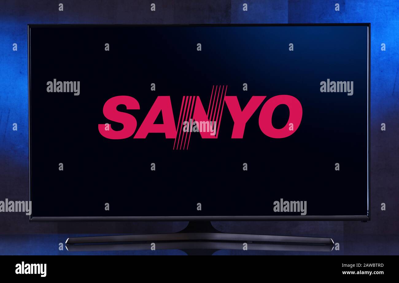 Poznan, POL - FÉV 04, 2020: Téléviseur à écran plat affichant le logo de Sanyo, est une société japonaise de l'électronique Banque D'Images