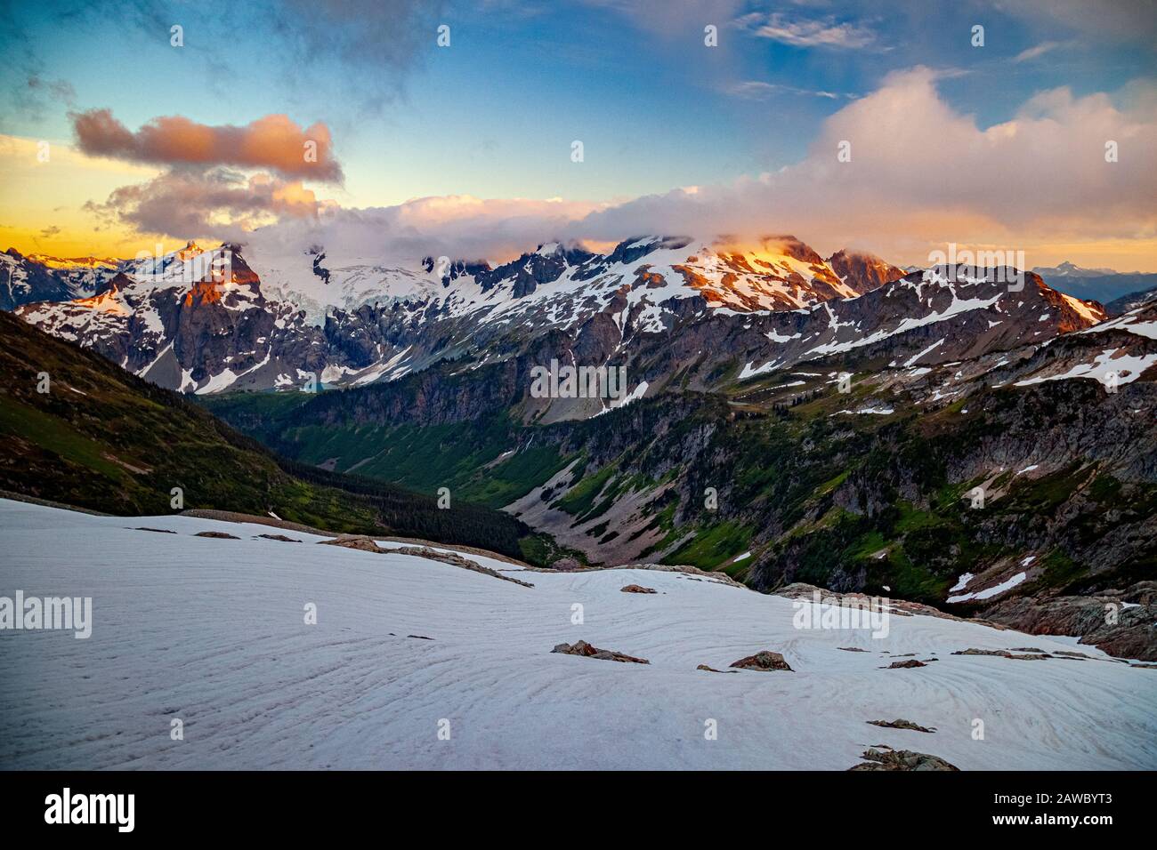 Le paysage le long du Ptarmigan traverse est parmi les meilleurs d'Amérique du Nord. Bien que difficile, cette route d'alpinisme vaut bien l'effort. Banque D'Images