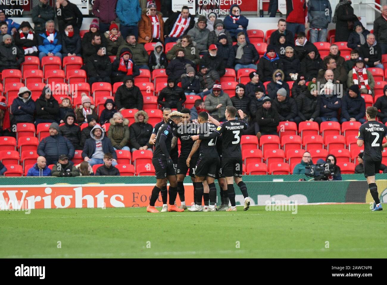 Stoke on Trent, Royaume-Uni. 8 février 2020. Ben Purrington, de Charlton Athletic, célèbre son objectif de le rendre 1-1 lors du match du championnat Sky Bet entre Stoke City et Charlton Athletic au Britannia Stadium, Stoke-on-Trent, le samedi 8 février 2020. (Crédit: Simon Newbury | MI News) la photographie ne peut être utilisée qu'à des fins de rédaction de journaux et/ou de magazines, licence requise à des fins commerciales crédit: Mi News & Sport /Alay Live News Banque D'Images