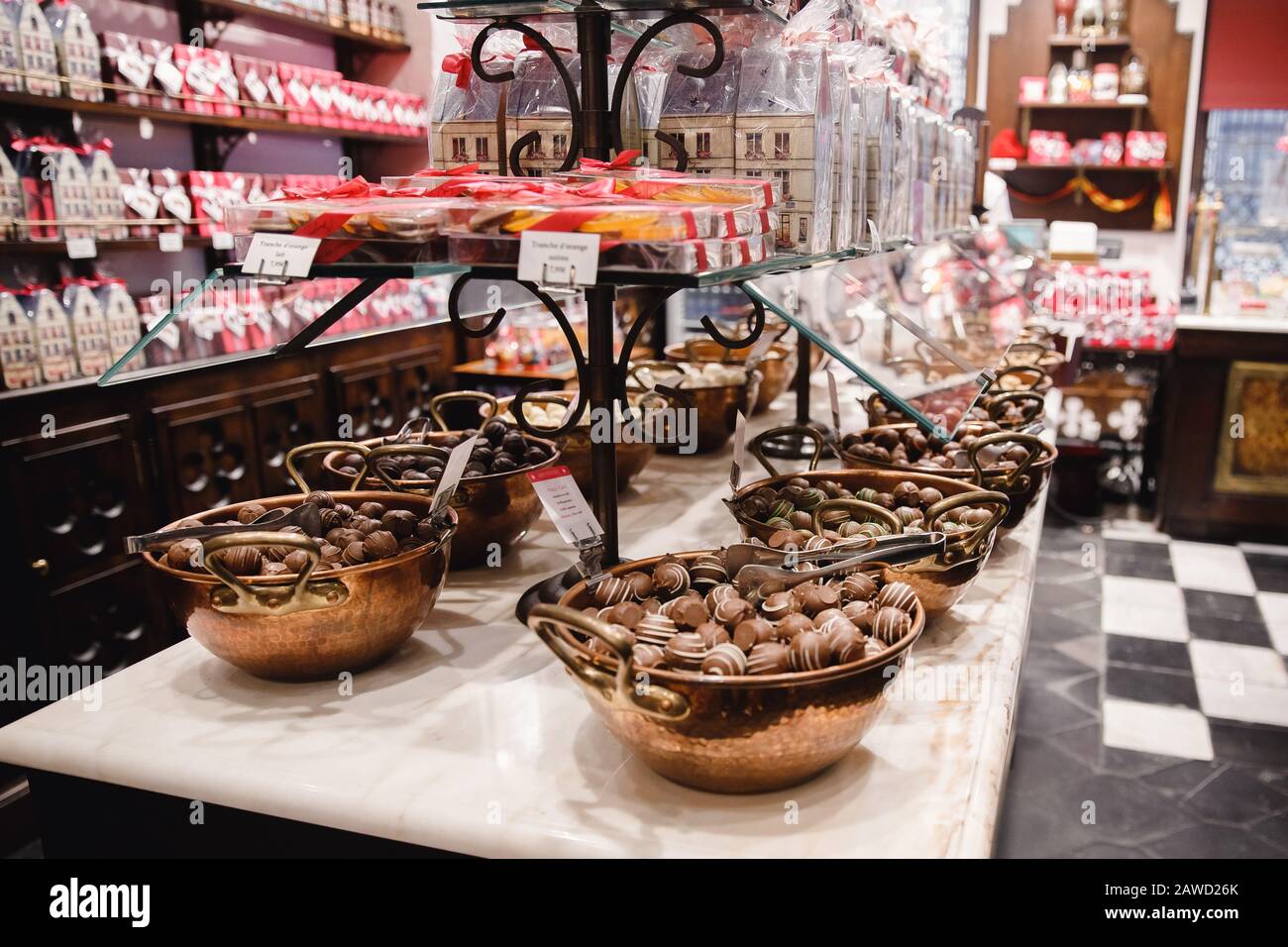 Belgique chocolat traditionnel bruxelles boutique pâtisserie bonbons Photo  Stock - Alamy