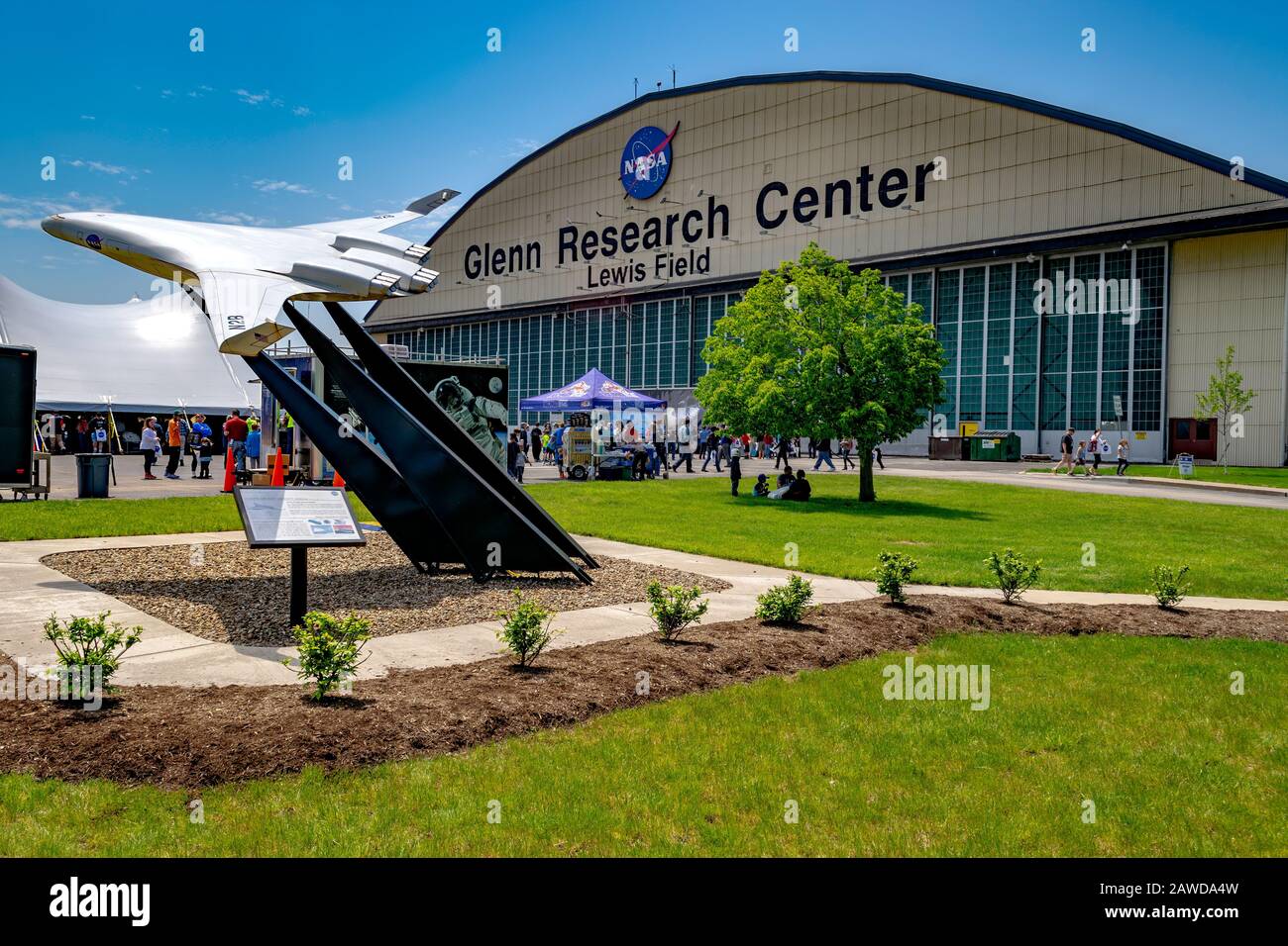 Centre De Recherche Glenn De La Nasa Hangar Et Futur Véhicule De Concept D'Aéronef Banque D'Images