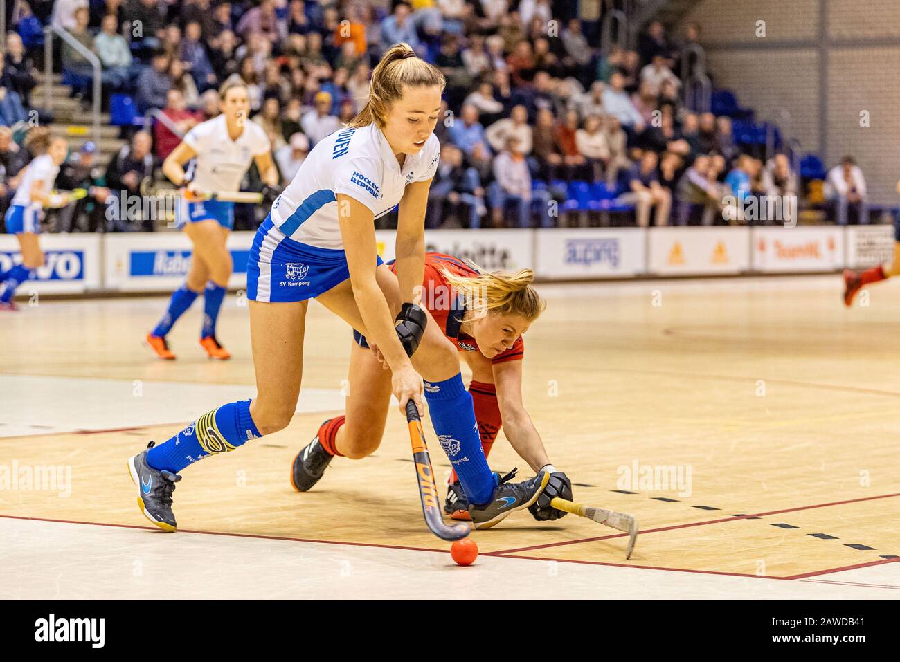 Rotterdam, 08-02-2020, Topsportcentrum Rotterdam, Finale Nederlands Kampioenschap Zaalhockey Hoofdklasse Dames. Renne van Laarhoven pendant le jeu Kampong - Laren. Banque D'Images