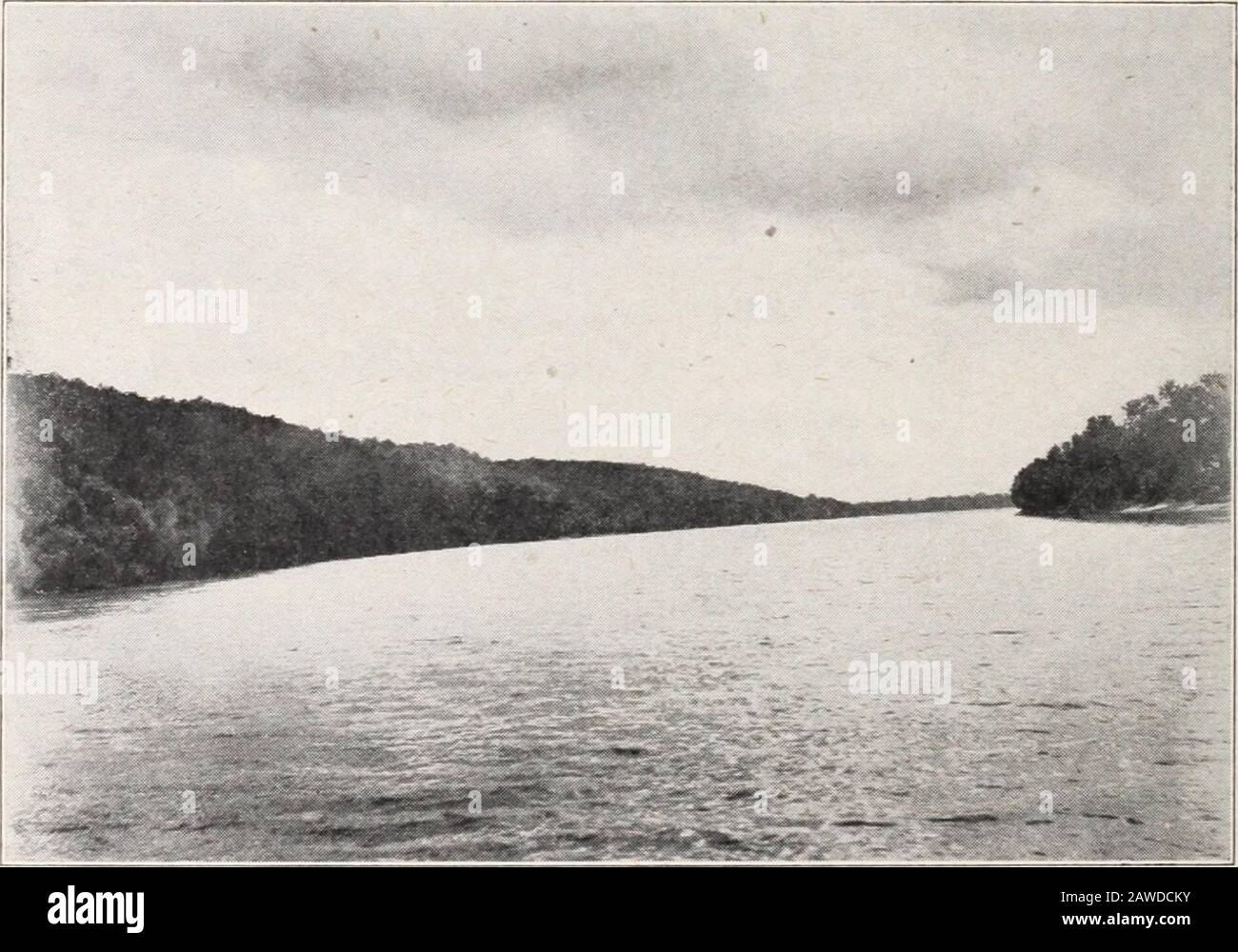 Muskogee et le nord-est de l'Oklahoma, y compris les comtés de Muskogee, McIntosh, Wagoner, Cherokee, Sequoyah, Adair, Delaware, Mayes, Rogers, Washington, Nowata, Craig et Ottawa . ce, mais de la fin des années est indé-pendante en politique, alors que Le Times-démocrate est l'organe du parti démocrate. Le Phoenix est un journal du matin et Le Journal du soir Du Times-démocrate isan, les deux publications étant les principaux journaux d'information de l'est de l'Oklahoma. Vers le 1er juillet 1908, M. Gulick, qui était un homme de journal très enthousiaste, a commencé la publication de Gulicks Weekly Review, qui a été abandonné peu après Banque D'Images