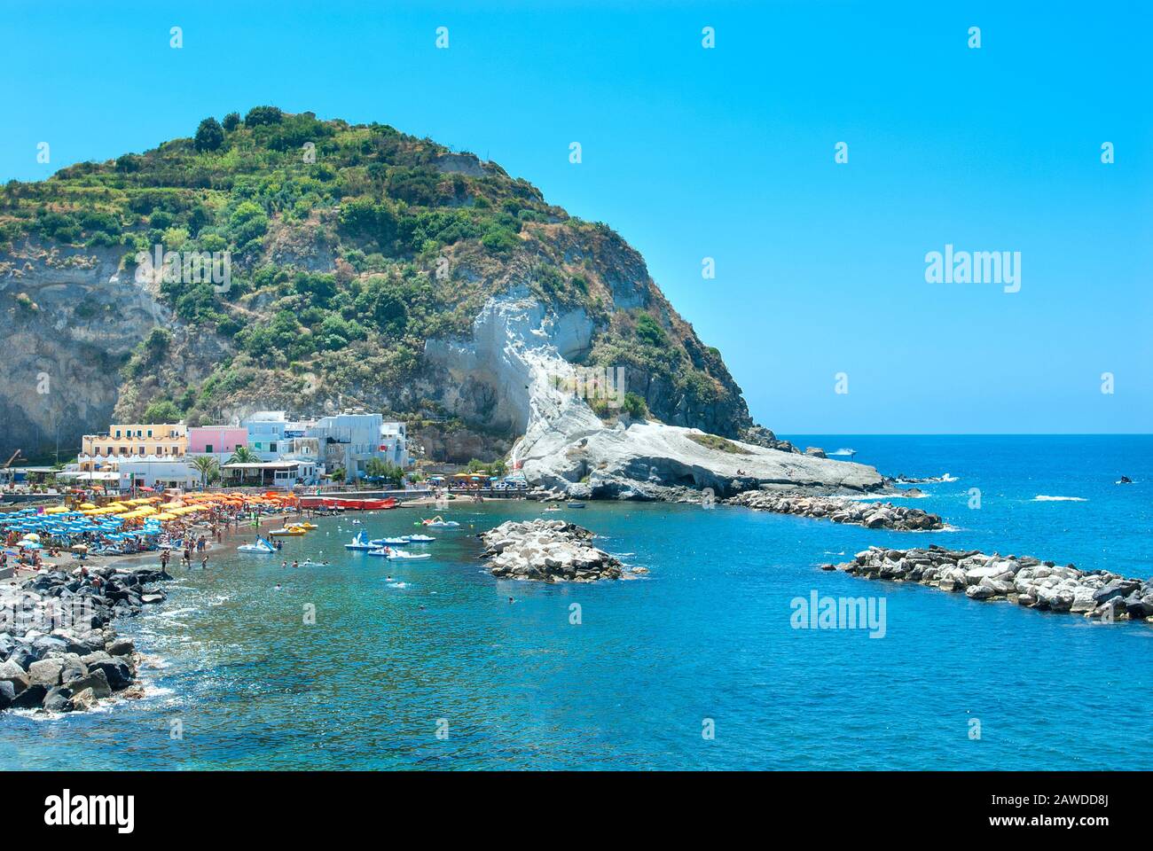 Chiaia Di Rose Beach, SanT' Angelo, Ischia, Neapolitan Riviera, Italie Banque D'Images