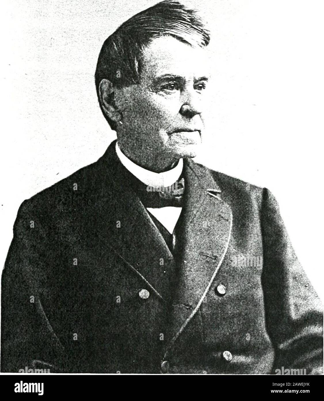 Histoire du comté de Northumberland, Pennsylvanie . ber de l'entreprise, qui a depuis été connue sous le nom de Hull k Company. M. Hull est également intéressé par les activités de tumberbusiness à Jersey Shore et Pine Creek, en Pennsylvanie, et est un stockliolderin The Milton Trust and Safe Deposit Comi)any. Il a été marié, le 4 juillet 1872, à Emma, fille de Samuel Leidy de Milton, qui a porté deux enfants: Mai. Et William P. Politiquement, M. Hull est un républicain. Et il est maintenant au service de sa neuvième année en tant que directeur d'école. La famille McCormick.—l'ascendance de la famille McCormick qui a été lisee à James McCormick, de Londonderry, Irela Banque D'Images