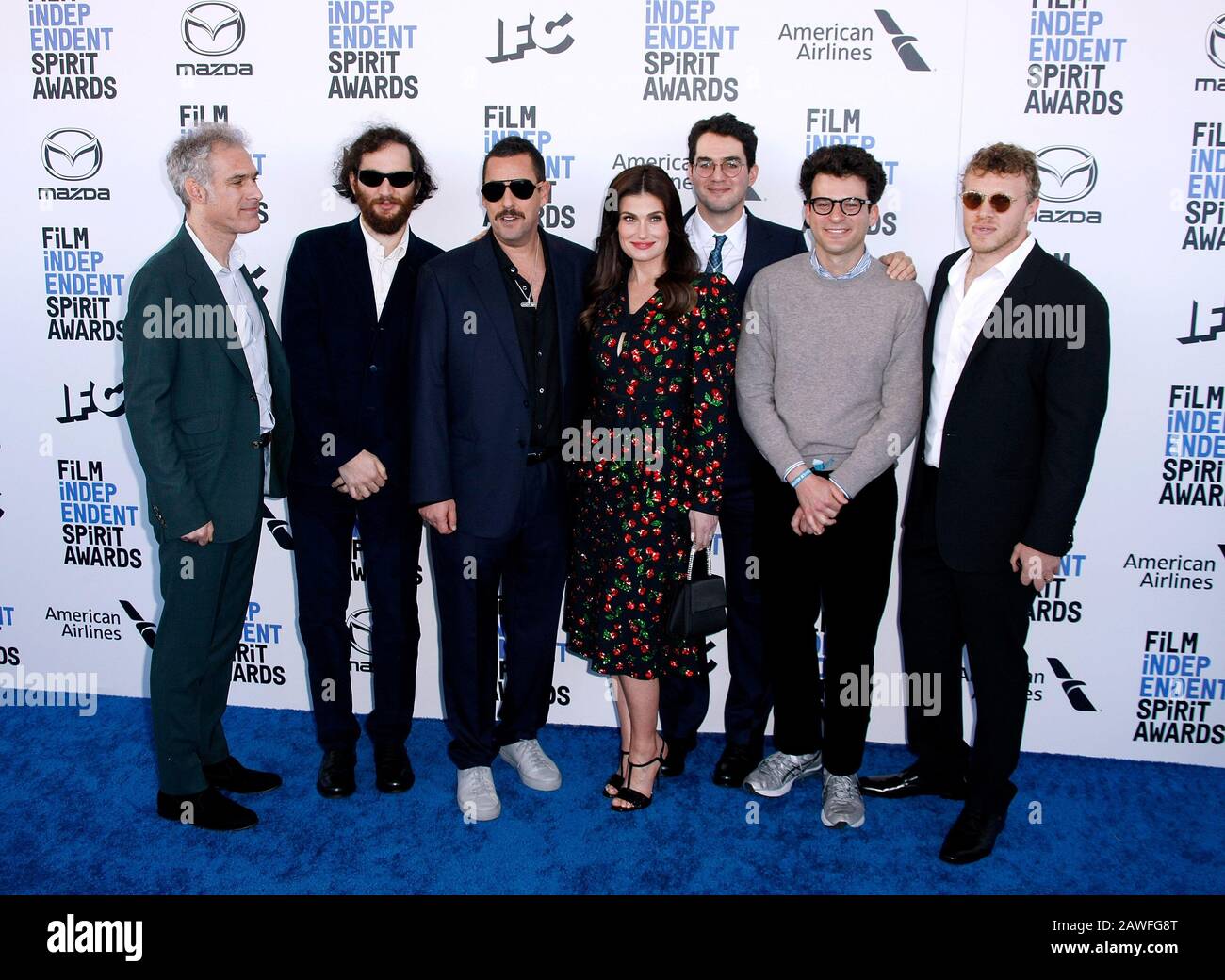 Santa Monica, États-Unis. 8 février 2020. Santa MONICA, CALIFORNIE - 08 FÉVRIER : Eli Bush, Sebastian Bear-McClard, Ronald Bronstein, Adam Sandler, Idina Menzel, Benny Safdie, Josh Safdie assister aux Prix 2020 de l'Esprit indépendant du film le 08 février 2020 à Santa Monica, Californie. Photo: Crash/Imagespace Credit: Imagespace/Alay Live News Banque D'Images