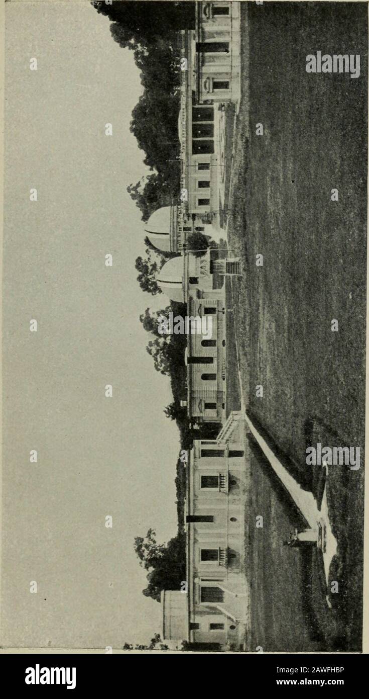 L'Université nationale de la Plata, rapport relatif à sa fondation .  * feo H &gt; fefe pqO fe FE H FEO üfefemO fe fe —• fe W fe O DE LA PLATA 105 avec des résultats. La situation des bâtiments ornent les départements intérieurs, permet la ou-ganisation d'une école supérieure et expérimentale de ces sujets, qui serait la seule sononine de notre continent, et qui attirerait le thécourrent d'étude astronomique, basée sur un intérêt scientifique élevé, que nos gens douldcomprennent mieux chaque jour, comme la science becomesplus général, et comme ils commencent à défaire les relations pratiques de la co Banque D'Images