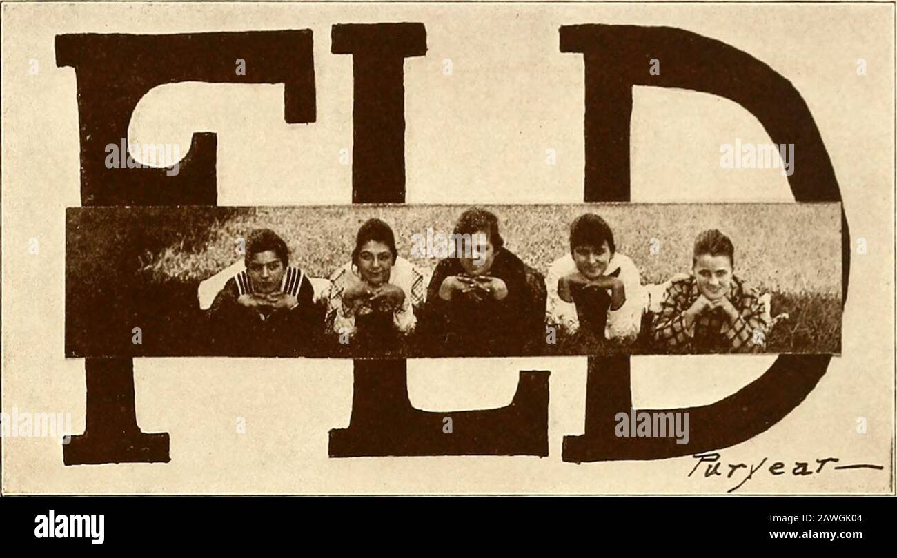 Pin Burr (1918) . L-t^JL^^psi w. w. N'utilisez pas sugarDont utilisez heatWe hooverize et faites des bonbons avec nos pieds. Kathryn BrumfieldMary Allen WiLHELMENIA Magee Mae MiddletonFrances StevensMary Short A / l^^M. ^^HriHI L^|-^^> 1 ?l^VF Star orientale Miss MizeMiss Peters Mattie GilesGlyda Connely JCL. -XT- Pike Durr-. F. L. D. Ruth Howsemon burney Mlle Franks Mattie GilesEthel Kramer 1 •^TC*^ ^ Anita Hart (Nita)Florence Hickman (Foncy)Ruby Omara (Love)Annette Bedford (Cricket) M. E. K. Club Devise : mystère des Mystères Gladys Covington (Heureuse)Jennie Louise Gourlay (Jen)Eddieth Morris (Peter L. Morris) Anna Morris Banque D'Images