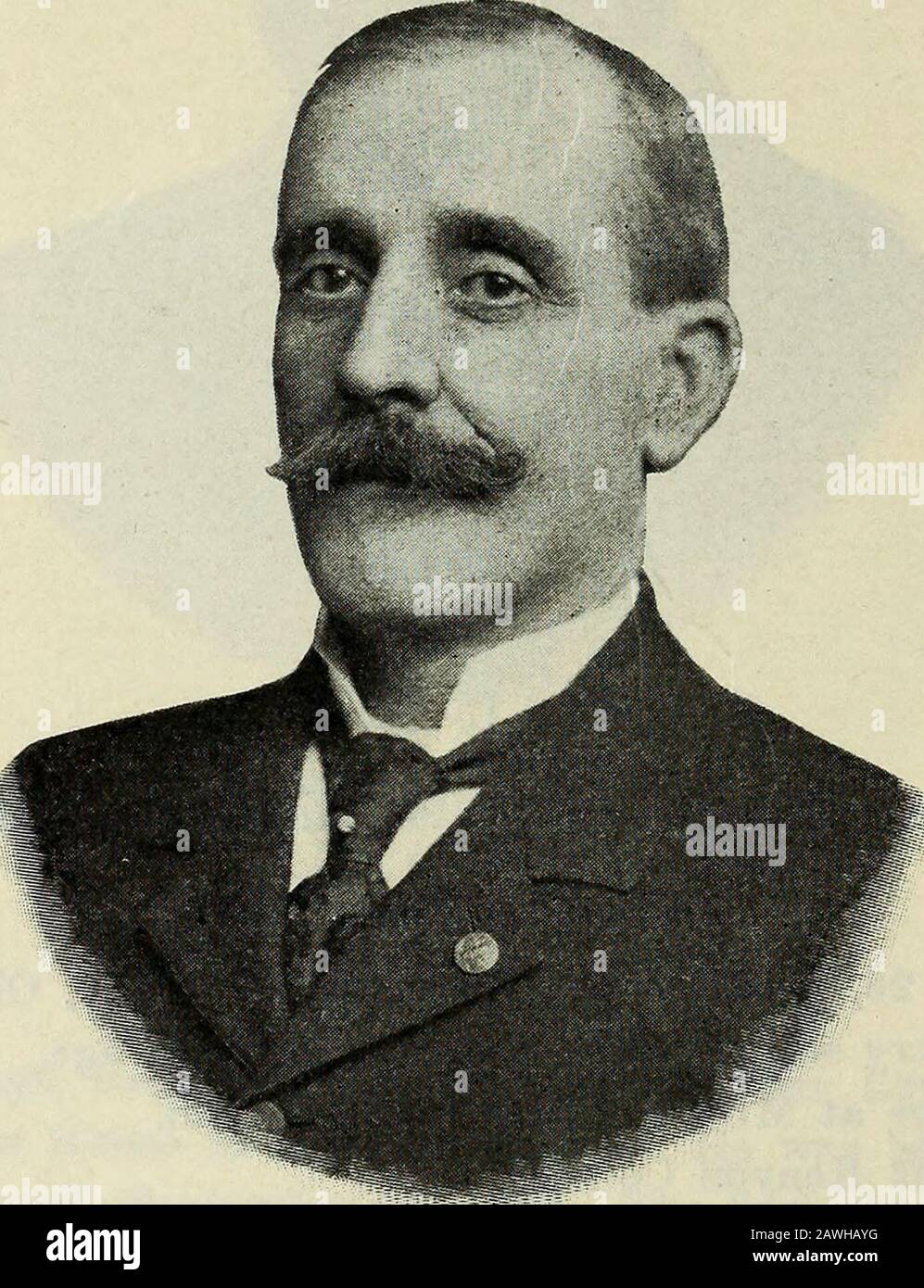 Les notices biographiques de l'Ohio, un manuel du gouvernement et des institutions de l'État de l'Ohio . er Président McKinley pendant son mandat asGovernor de l'Ohio, le plus lucratif et l'un des postes les plus potentigil dans le don du chef de la direction de l'État de l'Ohio. A été à la tête d'un important bureau à Chicago avec le Comité républicain de la Na-tional en 1896. A été Secrétaire du Comité exécutif de l'Etat républicain pendant le CAM-paign de 1898. A été élu le 1er janvier 1900, au premier tour le greffier en chef de la Chambre des représentants de la 74ème Assemblée générale, et aussi Banque D'Images