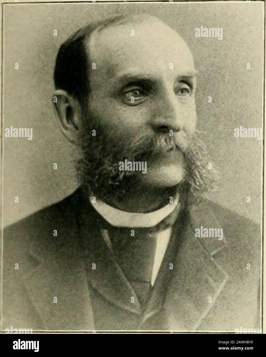 Le Worcester de dix-huit cent quatre-vingt-dix-huit années Fightty une ville . le Worcester Club. Hemarried Emma Watts Lombard, fille du capitaine John et Martha(Donné) Lombard, en 1868, elle est aussi une ascendance fmrn Rev-olutoire directe. Ils ont un fils, Walter L. Johnson, Charles Hudson Carpenter, le deuxième membre de l'entreprise, qui a été lié au magasin pendant trente-trois ans, est né à Douglas, Kay Ias-sachusetts, fils de Siba et Melinda Carpenter, le 4 octobre 1839. Il a campeto Worcester quand un garçon, et a reçu son éducation dans les écoles publiques de la ville. Il est entré dans Banque D'Images