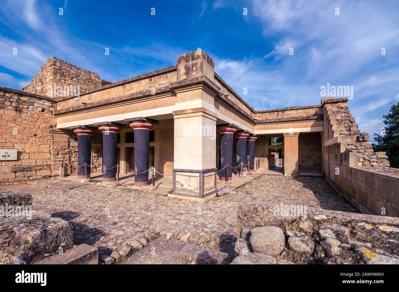 Knossos - vue sur les ruines du célèbre palais minoen de Knossos, le centre de la civilisation minoenne et l'un des plus grands sites archéologiques. Banque D'Images