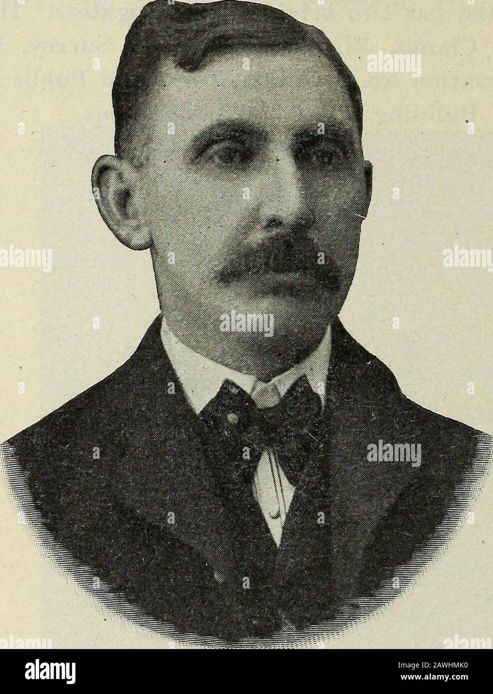 Les notices biographiques de l'Ohio, un manuel du gouvernement et des institutions de l'état de l'Ohio . e Probate court, il a été engagé dans l'enseignement des écoles de pays dans les hivers, et dans la poursuite de ses études préférées dans les mois d'été. Il re- (352) LES NOTICES BIOGRAPHIQUES DE L'OHIO. 35* la 76ème Assemblée générale—Sénat. Fatigué de la Probate ofleEice en 1894, et en 1895 a été nommé À L'Assemblée générale, faisant un combat infructueux pour surmonter la majorité républicaine dans la thecounty cette année-là. Dans les campagnes de 1896 et 1900, il a été actif dans les rangs de Demo-cratic, trébucher le compte Banque D'Images