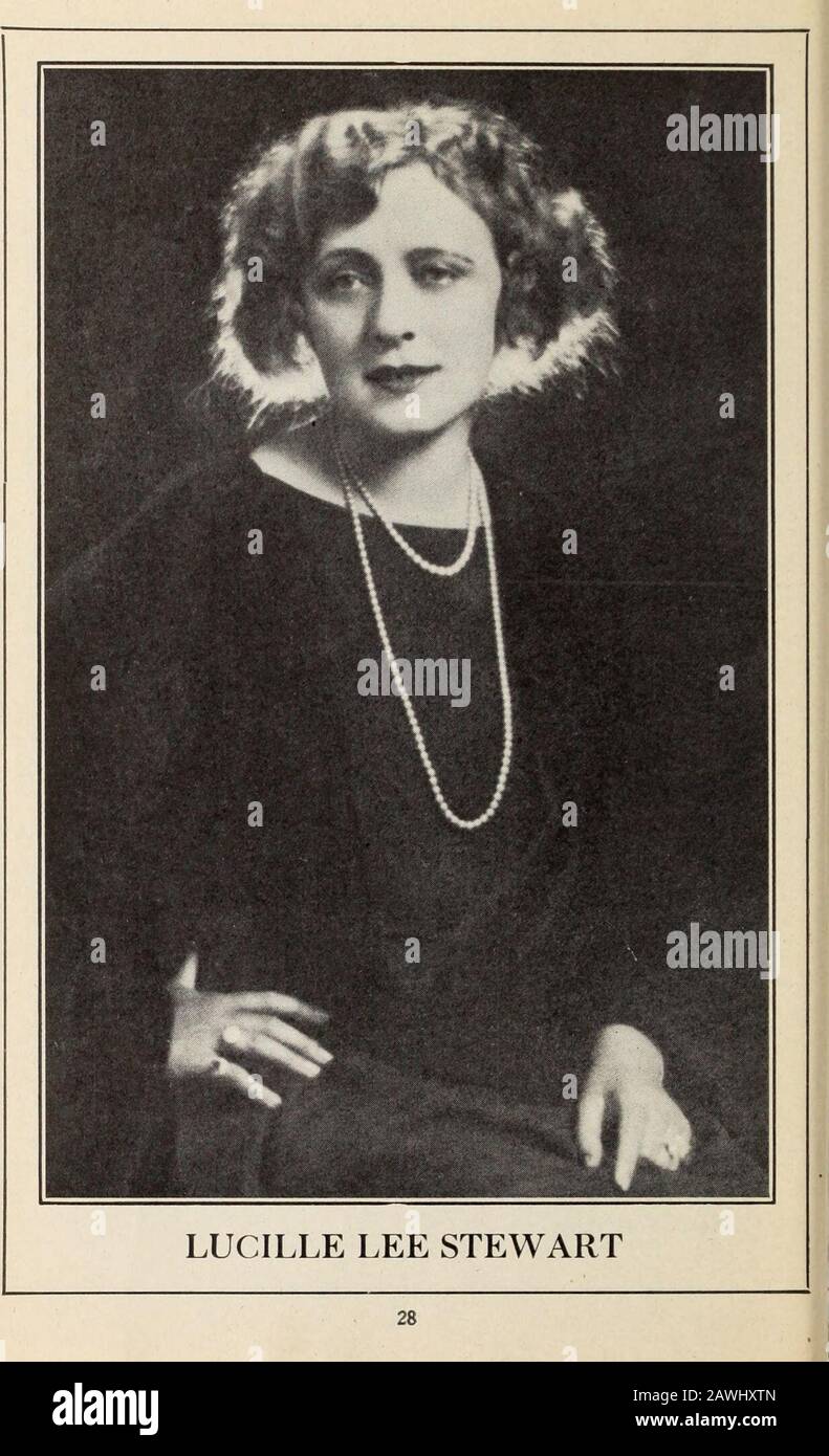 Carnet D'Années Wid 1921 . Max LINDER SEPT ANS DE MALCHANCE (Robertson-Cole)SOYEZ MA FEMME iGoldwyn) Maintenant En Train De Sortir Par Goldwyn 26 m r/ 1 > R. Oliiam Hcill Directeur DE LA PISTE DE FER Par REX BEACH adresse permanente AGNEAUX CLUB130 W. 44th St.New York 27. Banque D'Images