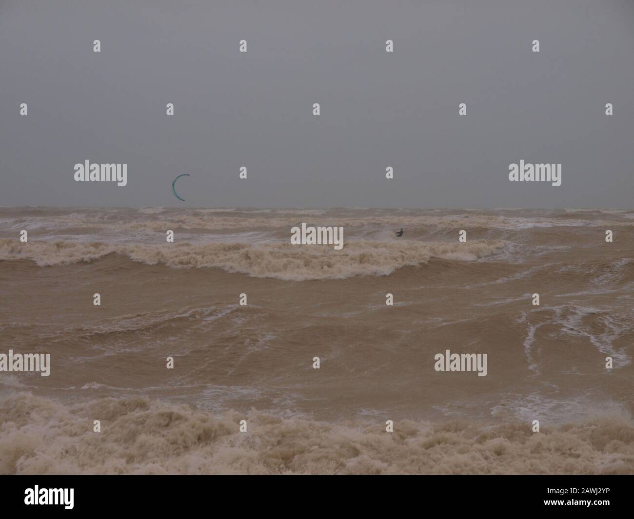 Kite surf dans une tempête Banque D'Images
