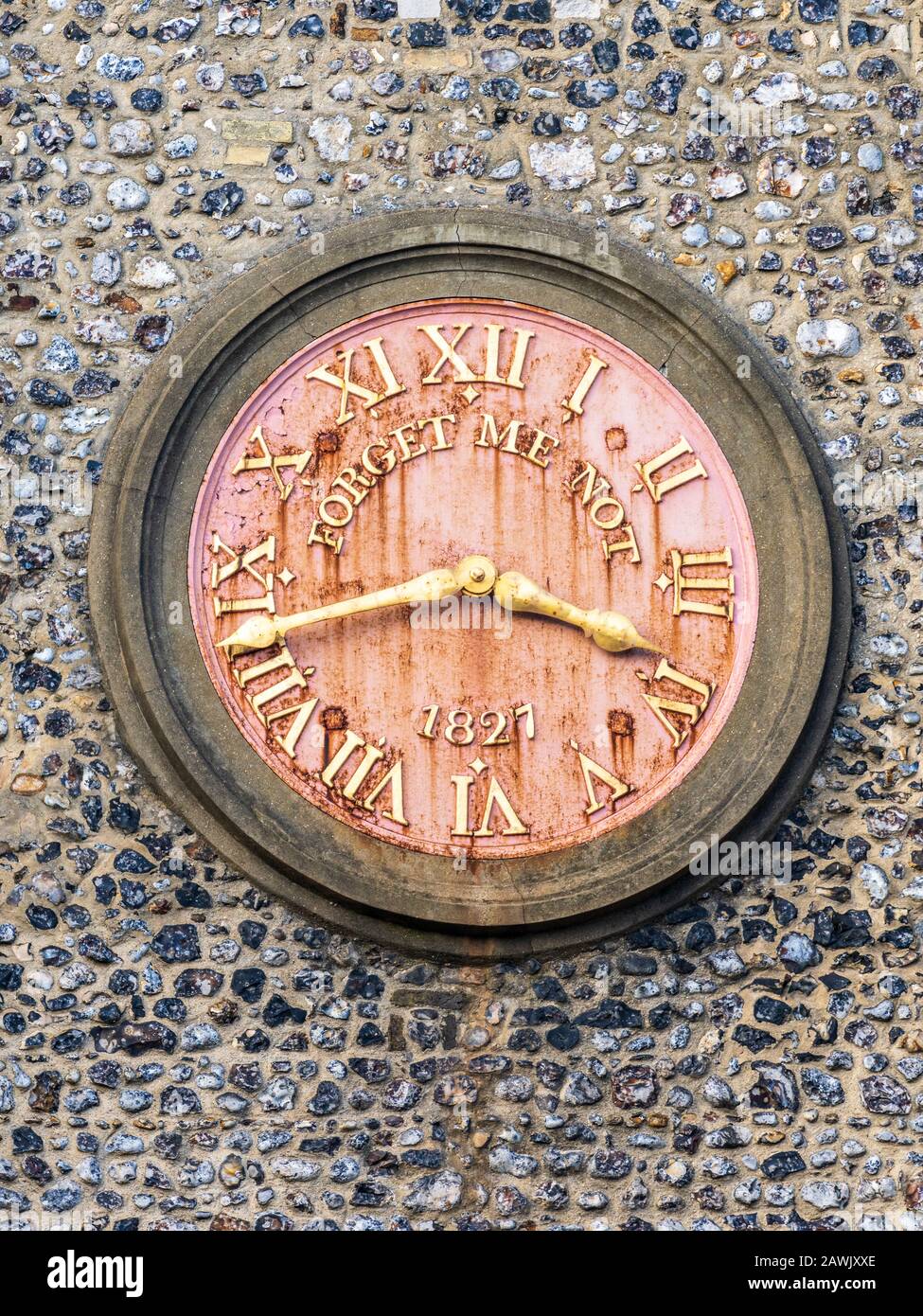 St Michael Au Moyen Church Clock Tower Norwich. Grade I cité église médiévale dans le centre de Norwich. Horloge Inscrite « Forget Me Not 1827 » Banque D'Images