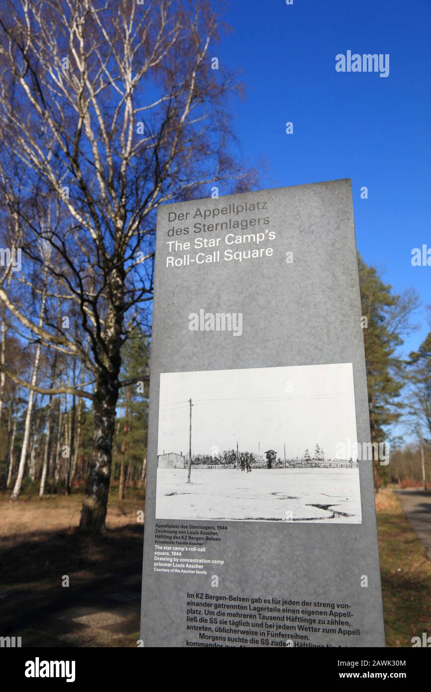 Connectez-vous au mémorial du camp de concentration de Bergen-Belsen, en Basse-Saxe, en Allemagne, en Europe Banque D'Images