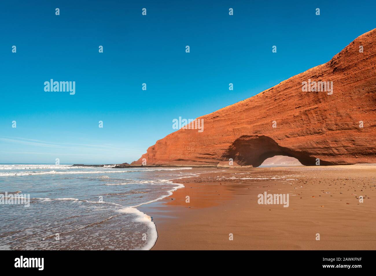 Arche de pierre panoramique sur la côte atlantique, Maroc Banque D'Images