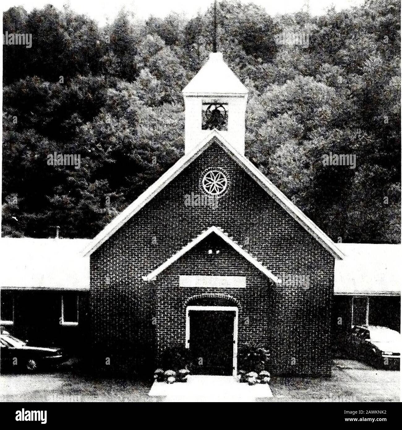 www.flickr.com/photos/internetarchivebookimages/tags/book... . le ministère de la première BaptistChurch de Jefferson le 17 avril 1962, et a été appelé pasteur de la première église baptiste de Jefferson à cette époque. Il a été pasteur de cette église pendant quatre ans et trois mois Le 27 mars 1964. Bill est diplômé de l'Institut baptiste de Fruitland. Il a été élu directeur des missions De l'Ashe Baptist En Tant que sociation où il a servi pendant vingt-deux ans, Il a pris sa retraite en tant que directeur des missions en 1991. Le 28 juillet 1991, il a été nommé pasteur de l'église du grand méplat Bap-tiste où il a servi le tante Banque D'Images