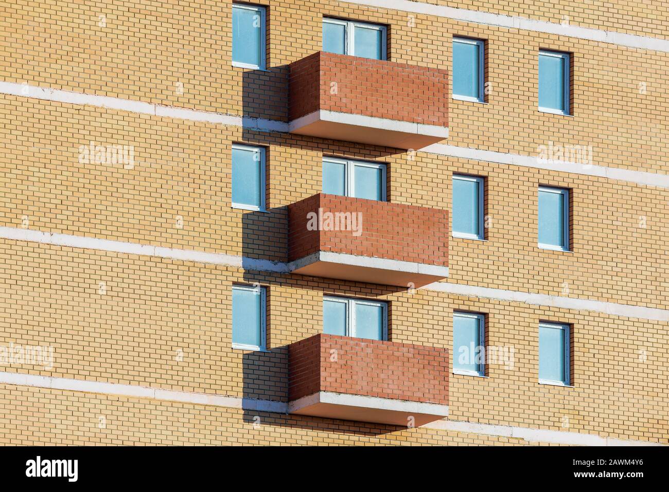 Fenêtres et balcons. Banque D'Images