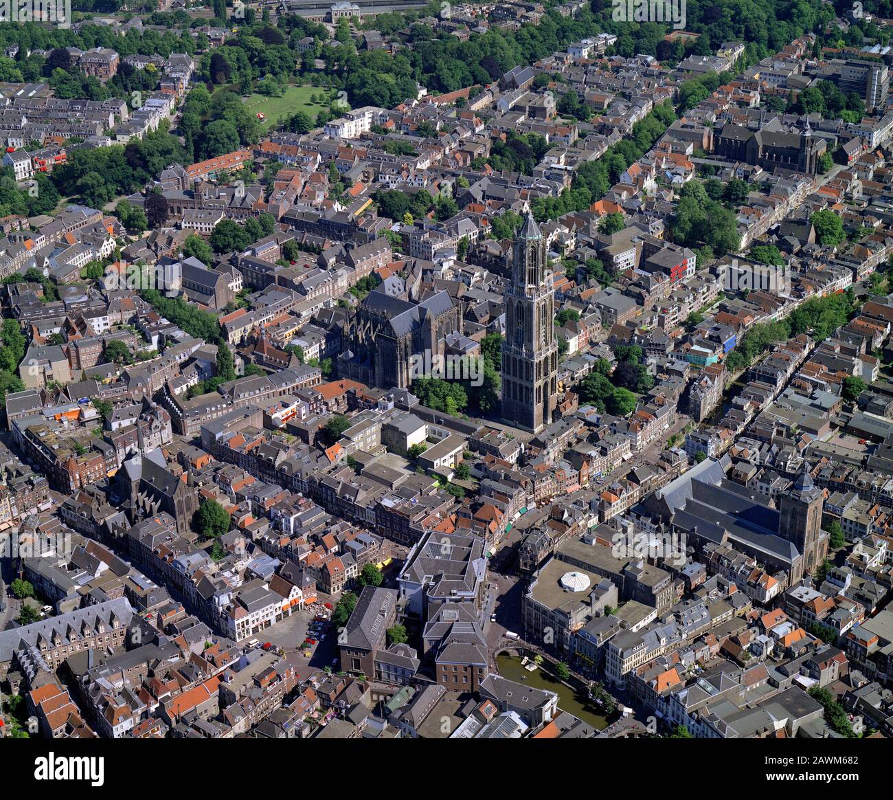 Utrecht, Hollande, 20 juin - 1989 : photo aérienne historique de Dom van Utrecht dans le centre d'Utrecht, Hollande Banque D'Images