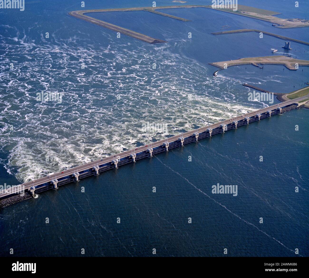Deltawerken, Hollande, 27 mai 1990: Photo aérienne historique du Deltawerken, l'une des Sept merveilles du monde Moderne, à Zuid Holland et Ze Banque D'Images