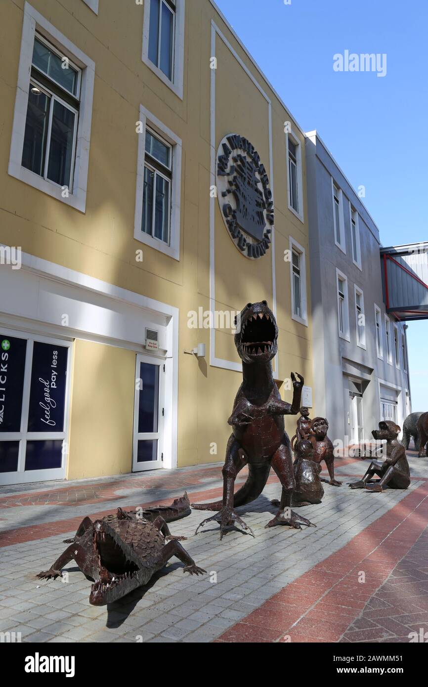 Sculptures en vente, V&A (Victoria et Alfred) Waterfront, Cape Town, Table Bay, Western Cape Province, Afrique du Sud, Afrique Banque D'Images