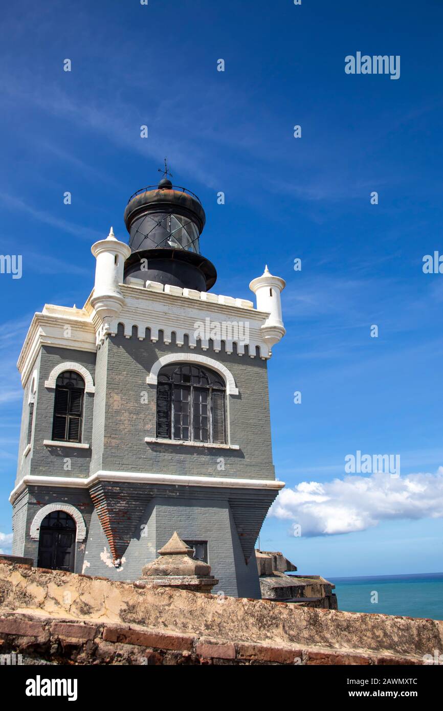 Phare De Faro À L'Intérieur Du Castillo San Filipe Del Morro Dans Le Vieux San Juan, Porto Rico. Banque D'Images