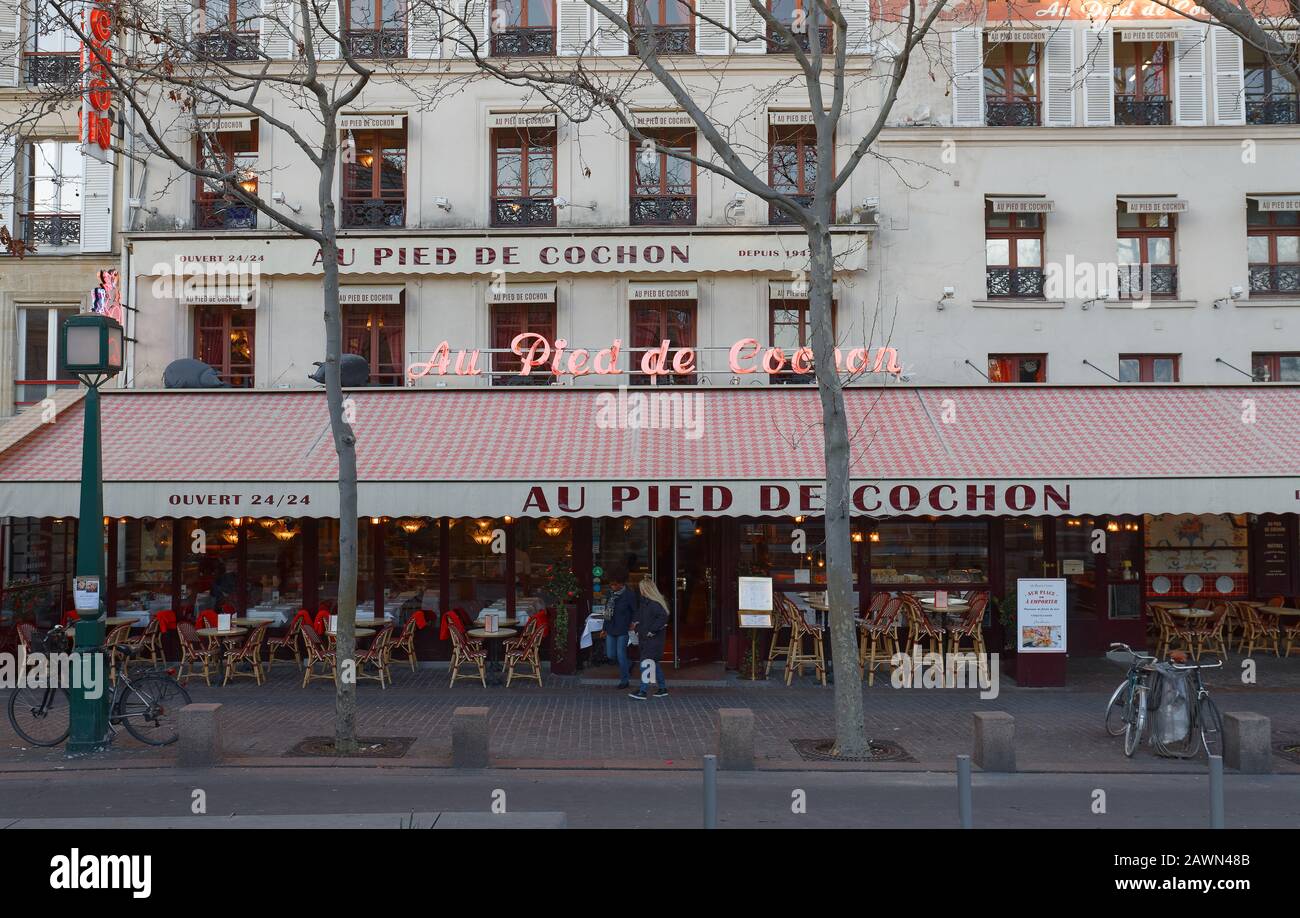 Le célèbre restaurant au pied du cochon est situé dans le quartier des ...