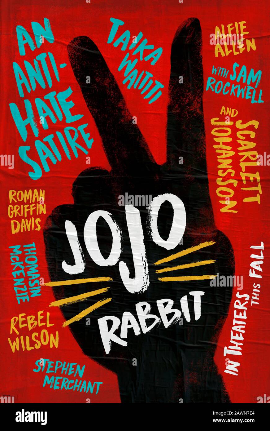 Jojo Rabbit (2019) réalisé par Taika Waititi avec la vedette romaine Griffin Davis, Thomasin McKenzie, Scarlett Johansson et Sam Rockwell. Comédie basée sur le roman Christine Leunens Caging Skies sur la jeunesse d'Hitler. Banque D'Images