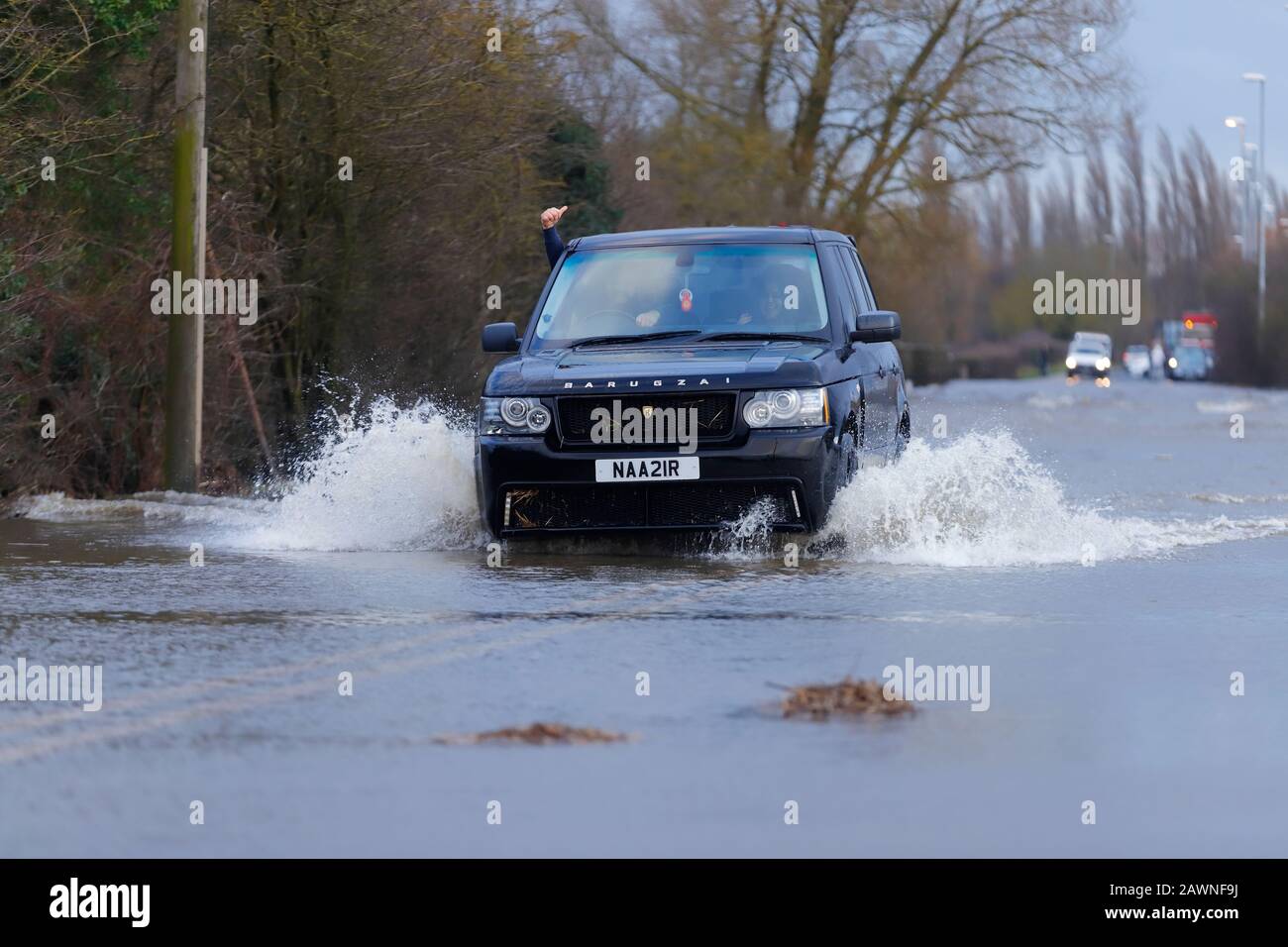 Barnsdale Road à Castleford, a été inondé après que la tempête Ciara a apporté de fortes pluies au Royaume-Uni, provoquant des inondations éclair dans de nombreuses régions du pays. Banque D'Images