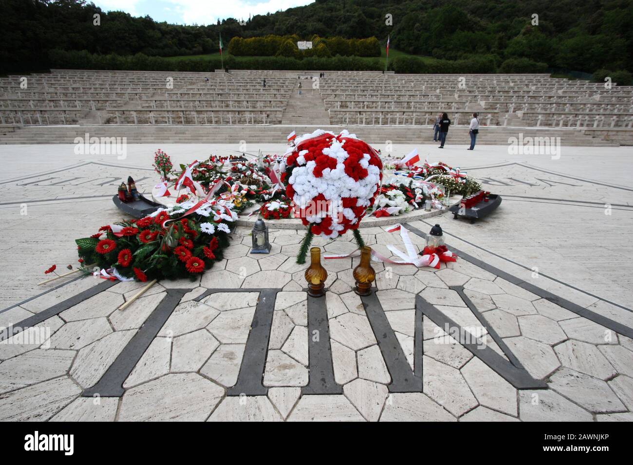 Cassino, Italie - 18 mai 2011: La tombe du général Anders dans le cimetière militaire de guerre polonais de Montecassino Banque D'Images