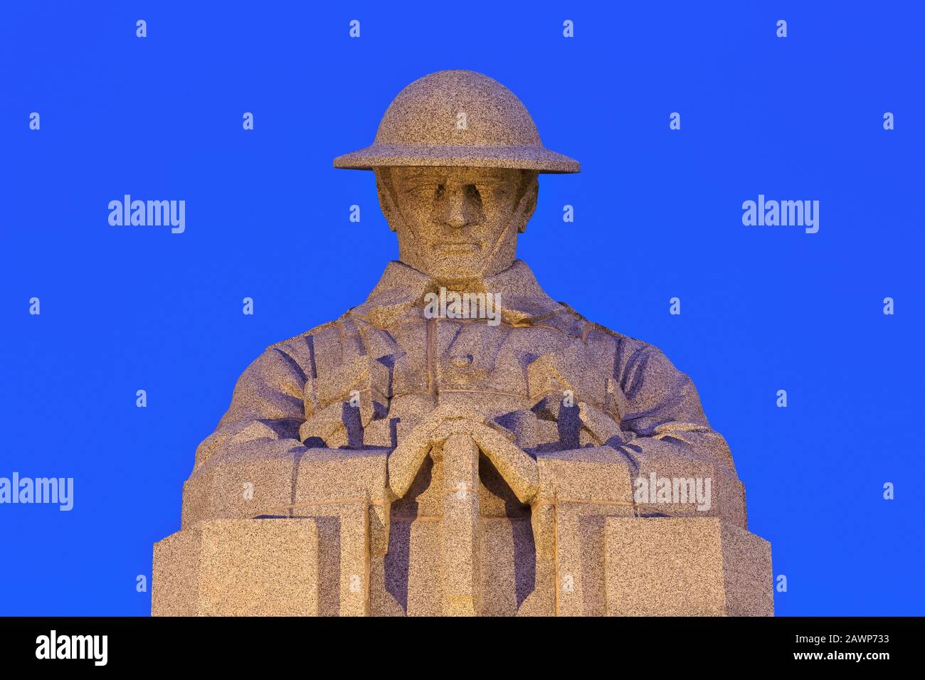 Le mémorial du soldat De Couvaison au Mémorial Saint Julien marquant les premières attaques de gaz allemandes du 22 au 24 avril 1915 à Langemark-Poelkapelle, Belgique Banque D'Images