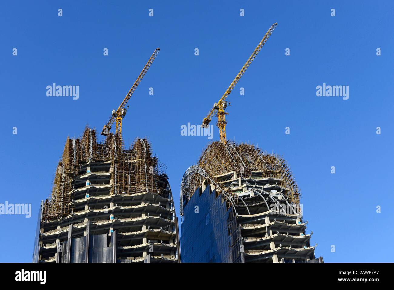 Chaoyang Park Plaza, un gratte-ciel conçu par les architectes MAD et inspiré par l'eau et les collines shanshui paysage, en construction à Beijing, en Chine Banque D'Images