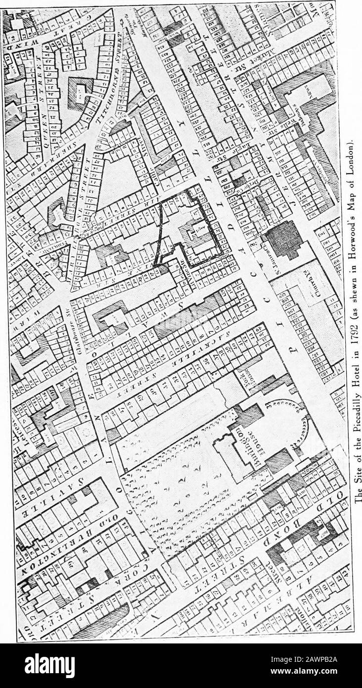 Le palais du XXe siècle; l'hôtel Piccadilly; avec quelques notes sur l'histoire, les monuments et les valeurs de Piccadilly & Regent Street . Court Yard du White Bear Inn, Piccadilly (depuis une ancienne couleur de l'eau). Dans la carte de Horwood 3 de Londres, publiée en 1792, la numération de Piccadilly commence à la jonction de Tichborne Street et Great Windmill Street. BetweenAir Street et George court (Piccadilly Place) les nombres allant vers l'ouest puis ont couru de 28 à 40, tandis que dans les Vues de Tallis ils vont de 19 à 32, les maisons en face commençant à 208-9, et se terminant atThe Rectory—Idi. Il est intéressant de noter t Banque D'Images