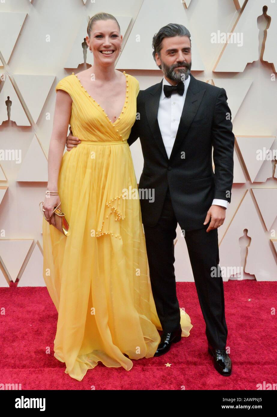 Los Angeles, États-Unis. 9 février 2020. Elvira Lind et Oscar Isaac arrivent pour la 92ème édition annuelle des Academy Awards au Dolby Theatre dans la section hollywoodienne de Los Angeles le dimanche 9 février 2020. Photo de Jim Ruymen/UPI crédit: UPI/Alay Live News Banque D'Images