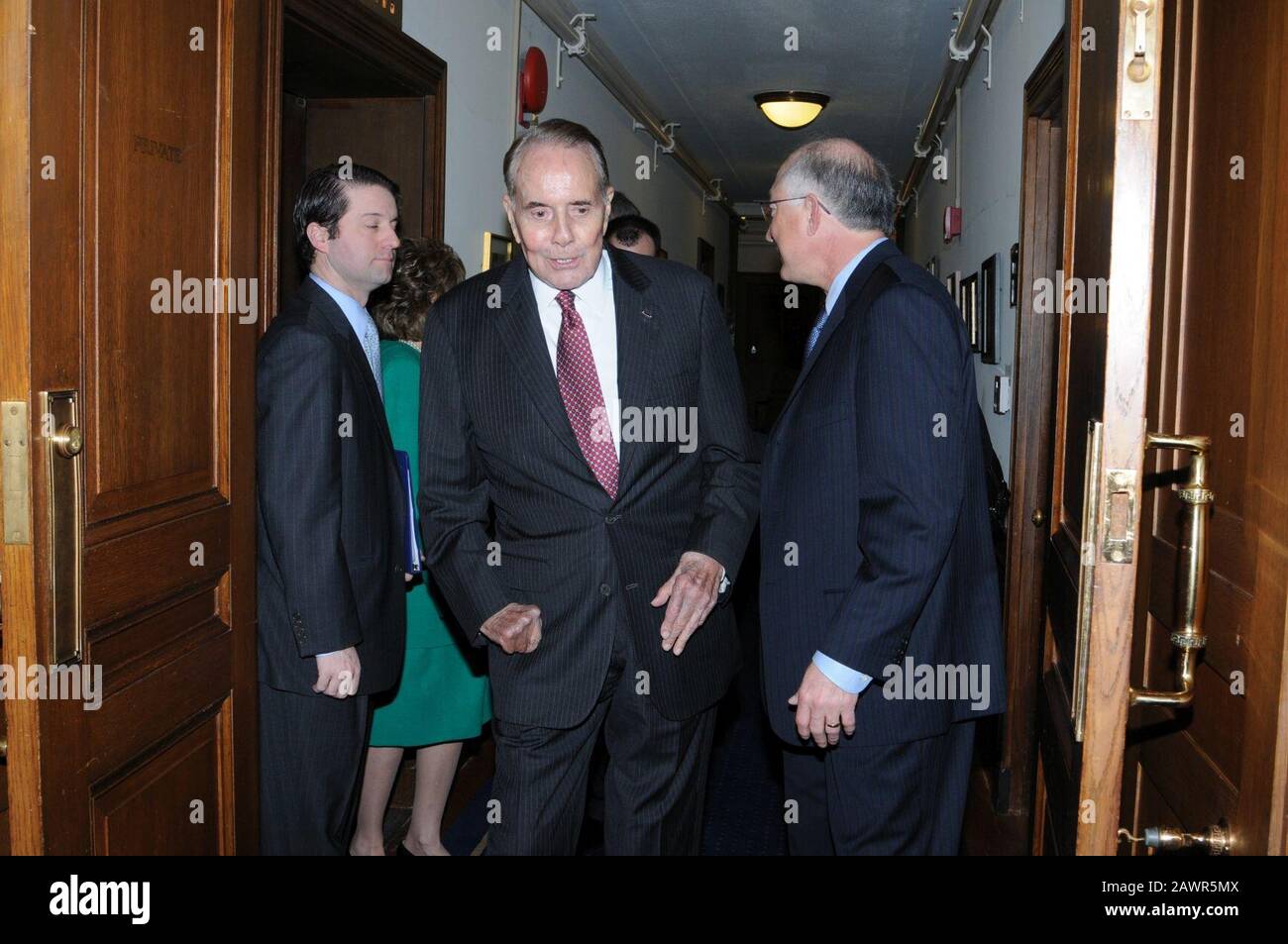 L'ancien sénateur du Kansas Robert Dole a été honoré pour son soutien de longue date aux anciens combattants militaires et pour son rôle dans la création du Mémorial de la seconde Guerre mondiale. Banque D'Images