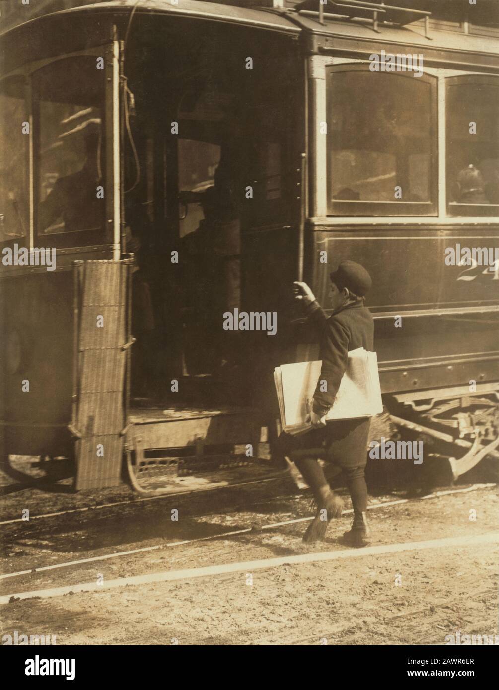 1910 , février, Buffalo , New York State , États-Unis : L'italien Donato Dandrea, 231 W. Genesee St. A Dit qu'il avait 14 ans, mais si c'est le cas, il est sous-dimensionné. D Banque D'Images