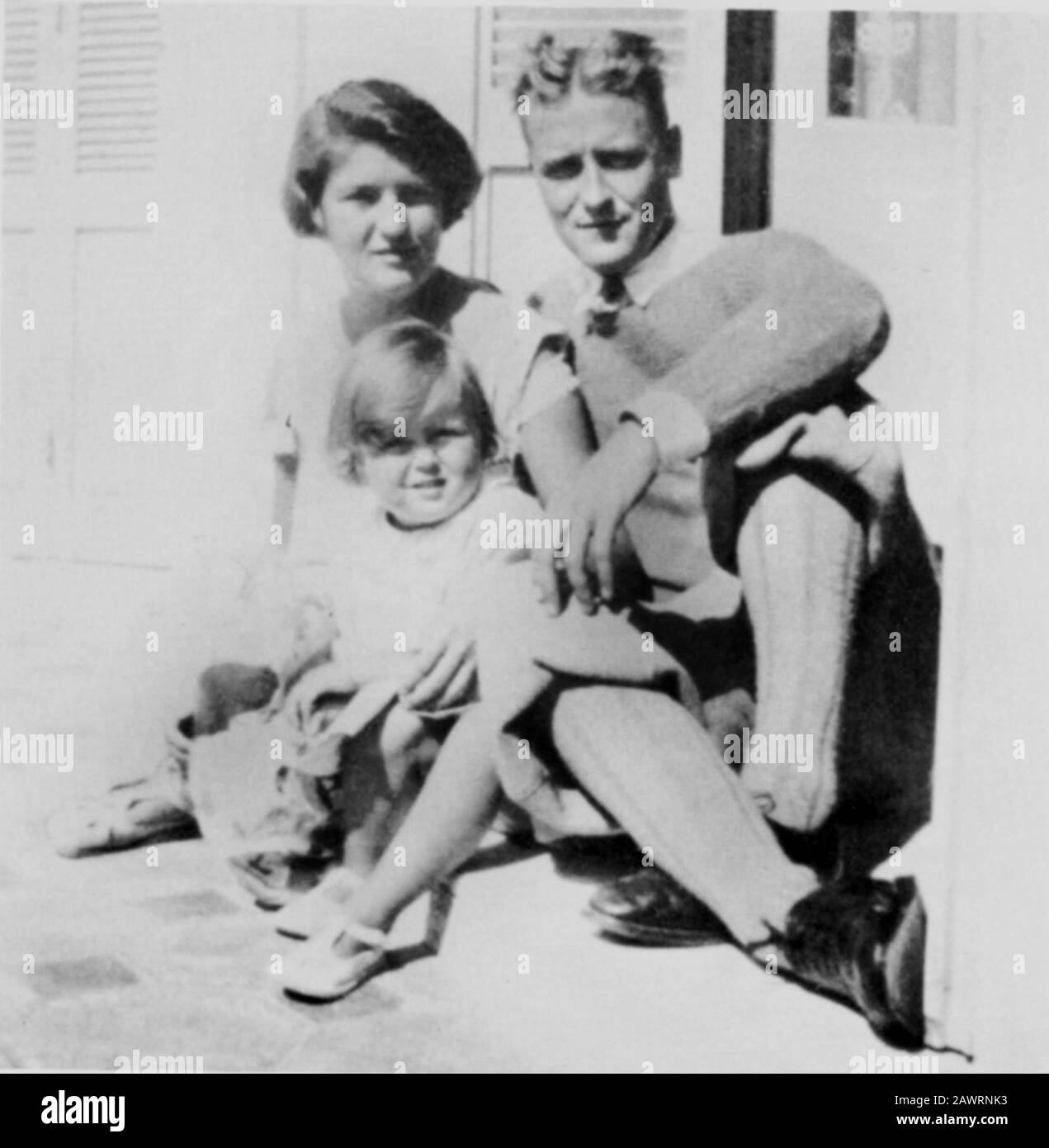 1924 , France : l'écrivain américain FRANCIS SCOTT FITZGERALD ( 1896 ...