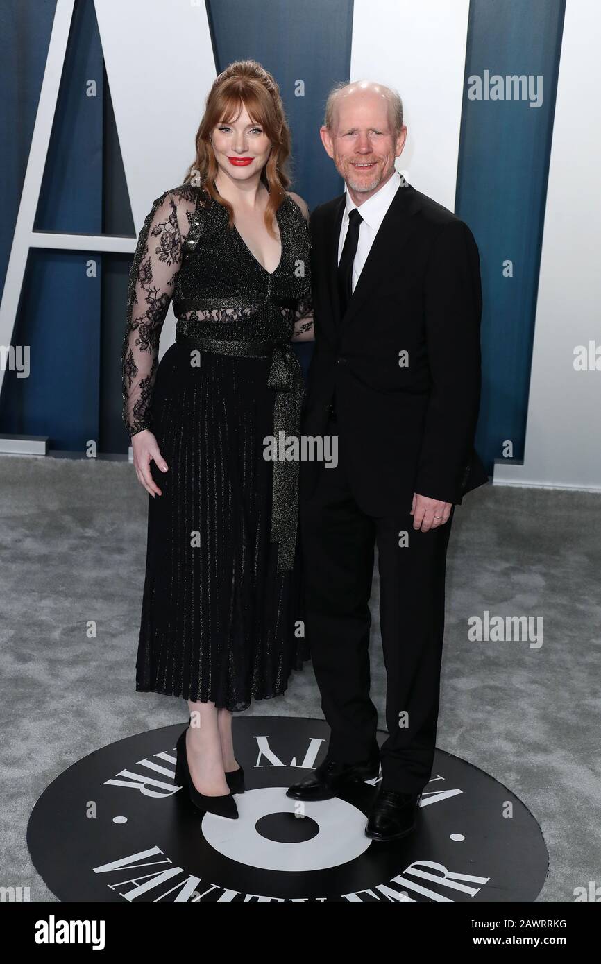 Beverly Hills, États-Unis. 9 février 2020. Beverly HILLS, LOS ANGELES, CALIFORNIE, États-Unis - 09 FÉVRIER : Bryce Dallas Howard et Ron Howard arrivent au Vanity Fair Oscar Party 2020 qui s'est tenu au Wallis Annenberg Center for the Performing Arts le 9 février 2020 à Beverly Hills, Los Angeles, Californie, États-Unis. (Photo De Xavier Collin/Image Press Agency) Crédit: Image Press Agency/Alay Live News Banque D'Images