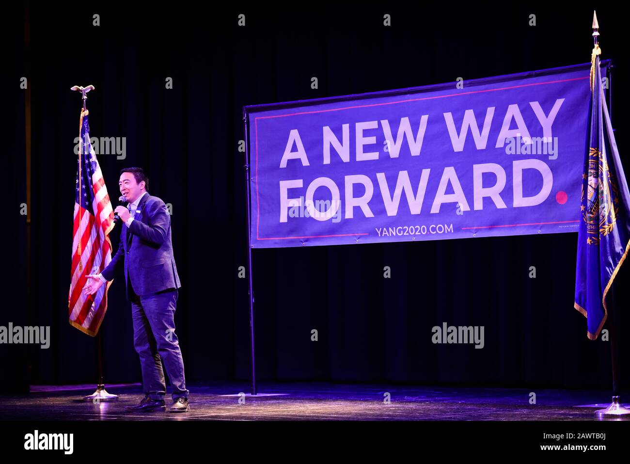 Andrew Yang, candidat à la présidence des États-Unis, mène des campagnes au Claremont, NH, Opera House, pendant la primaire 2020 du New Hampshire (2/9/2020). Banque D'Images