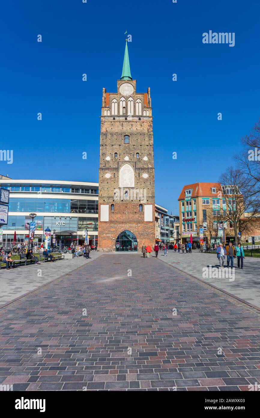 Porte de la ville historique de Kropeliner Tor dans le centre de Rostock, Allemagne Banque D'Images