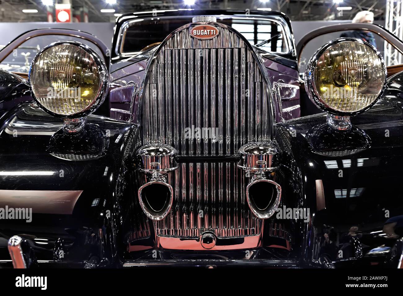 Paris, France. 8 février 2020. Grille de radiateur Bugatti   le salon Retromobile ouvre ses portes du 5 au 9 février 2020, à PARIS-EXPO à Paris, France. Banque D'Images