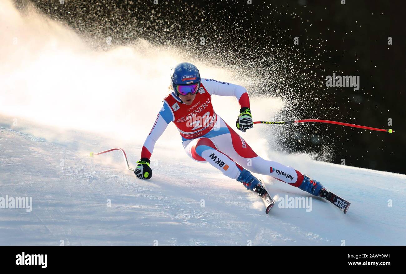 Garmisch Partenkirchen, Allemagne. 8 février 2020. Ski alpin: Coupe du monde, descente, dames: Jasmine Flury de Suisse conduit sur la piste. Crédit: Karl-Josef Hildenbrand/Dpa/Alay Live News Banque D'Images