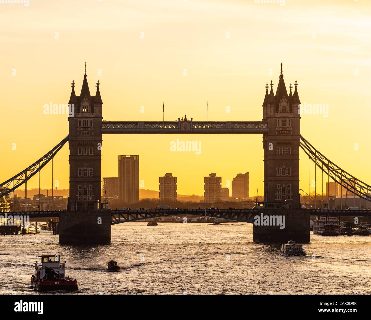 Tower Bridge à Londres au lever du soleil Banque D'Images