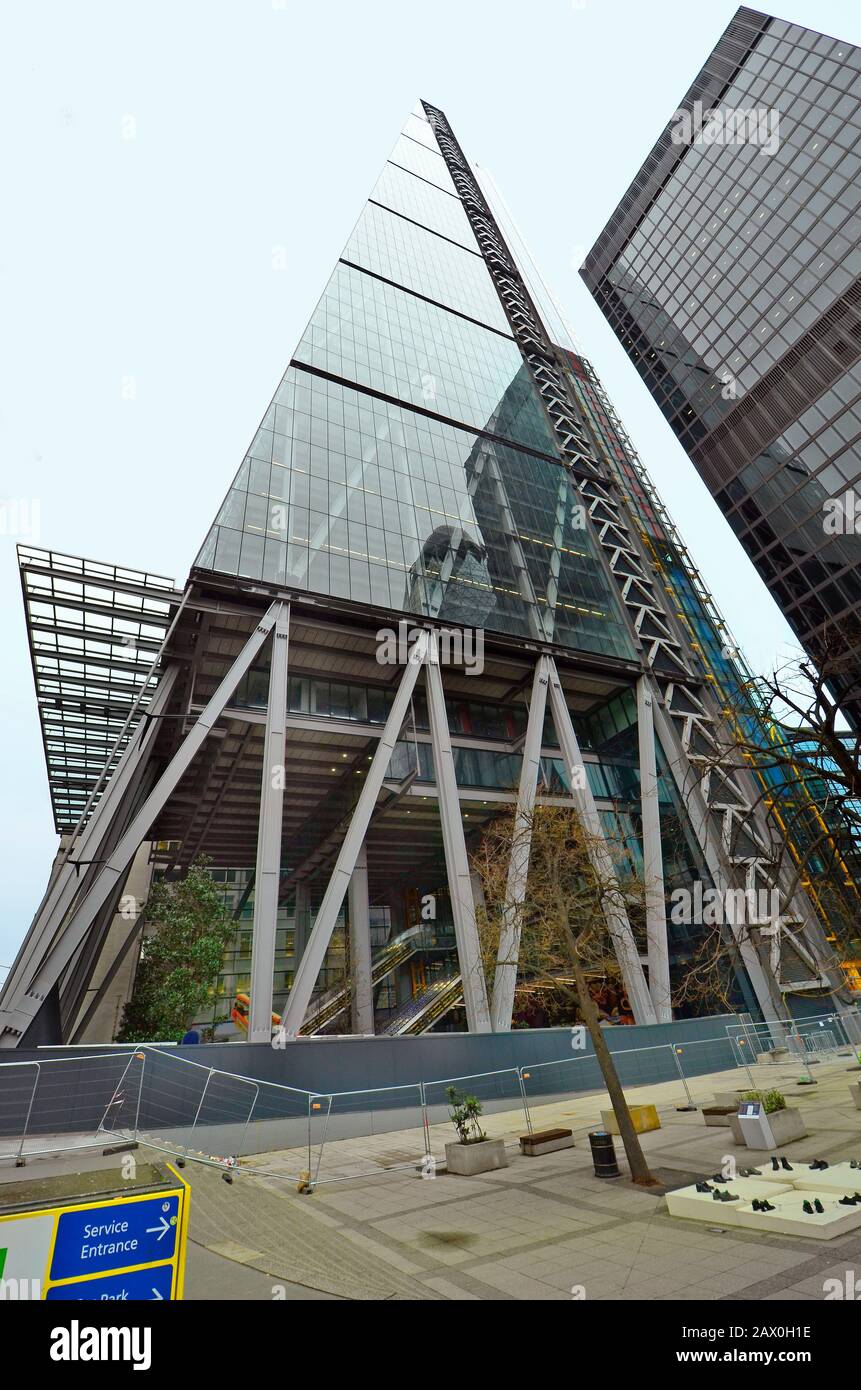 Londres, Royaume-Uni - 17 janvier 2016 : bâtiment Leadenhall, alias Cheese Grater, dans le quartier de Tower Hill Banque D'Images