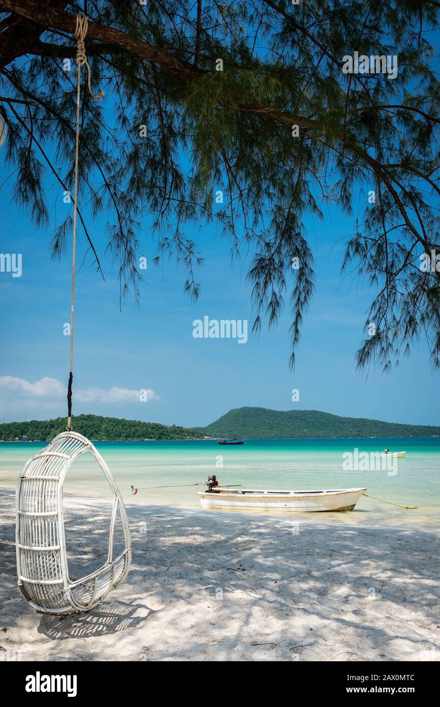 Plage de Saracen Bay au paradis tropical île de Koh Rong Samloen près de Siahnaoukville au Cambodge Banque D'Images